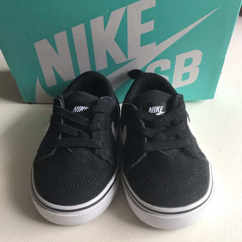 Infant Nike Satire II TD Black Shoes- Size 2C
